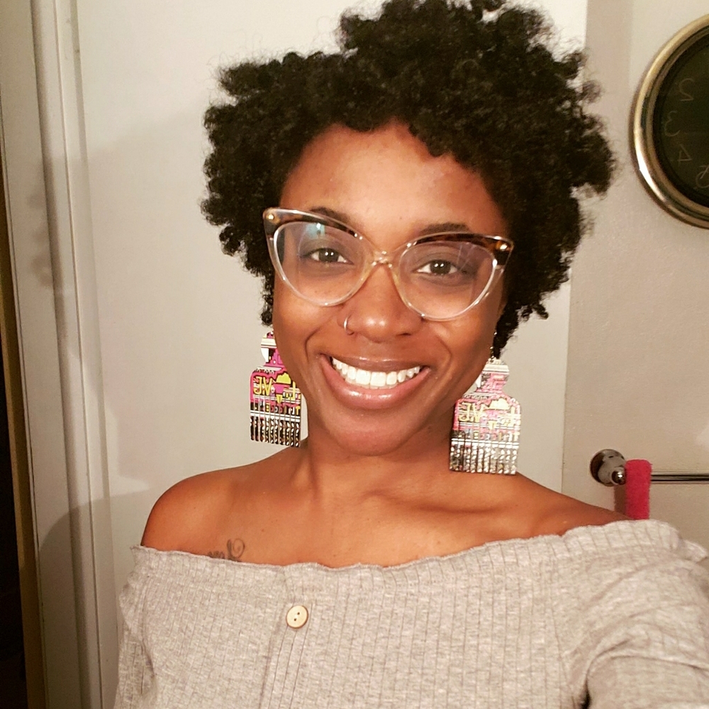 Meet your Posher, Ayanna